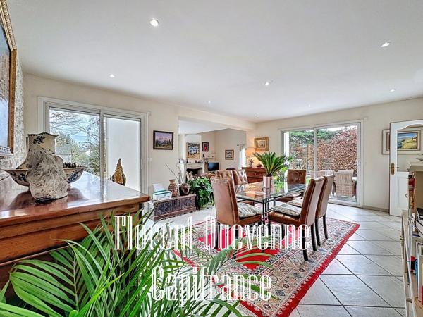 Maison + local commercial à vendre 298m²