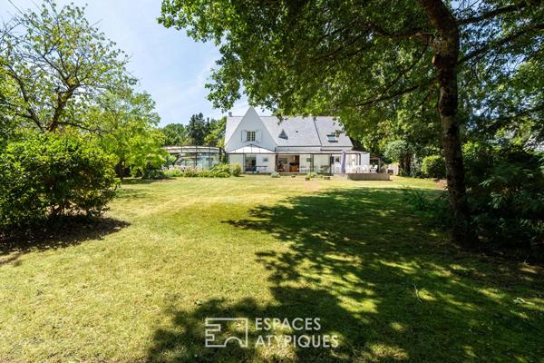 Maison familiale et sa piscine couverte face à l’Erdre à La Chapelle-sur-Erdre