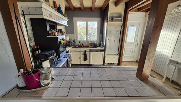 Maison au calme avec beau potentiel à Guécélard