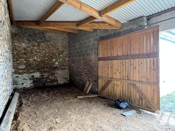 A vendre sur la commune d'Avranches, dans le centre-ville idéalement placé à proximité des comm...