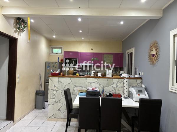 Maison
         5 pièces
        - 150 m² 430 000 € *