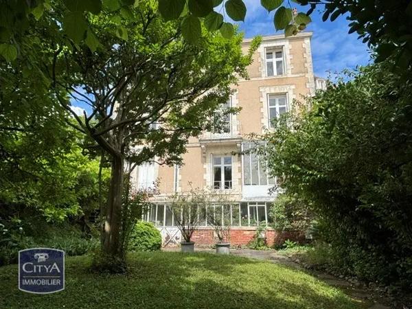 Maison à vendre 6 pièces 216m² Poitiers (86000)