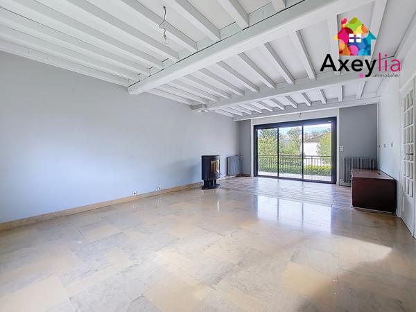 Riorges (42153) A VENDRE - RIORGES - MAISON ENTIEREMENT RENOVEE, 6 CHAMBRES ET TERRAIN