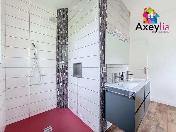 Riorges (42153) A VENDRE - RIORGES - MAISON ENTIEREMENT RENOVEE, 6 CHAMBRES ET TERRAIN