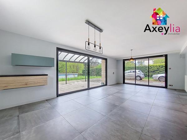 Riorges (42153) A VENDRE - RIORGES - MAISON ENTIEREMENT RENOVEE, 6 CHAMBRES ET TERRAIN