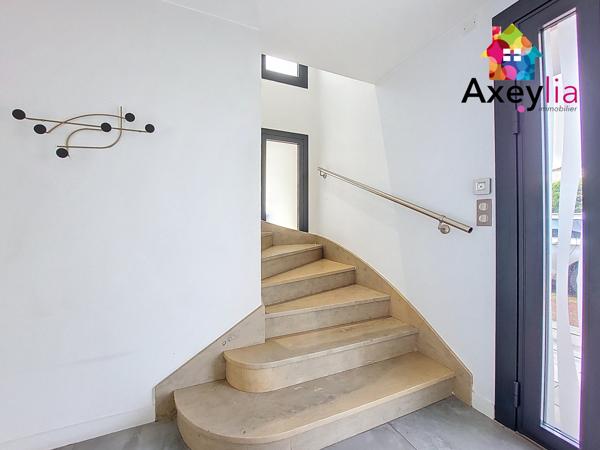 Riorges (42153) A VENDRE - RIORGES - MAISON ENTIEREMENT RENOVEE, 6 CHAMBRES ET TERRAIN