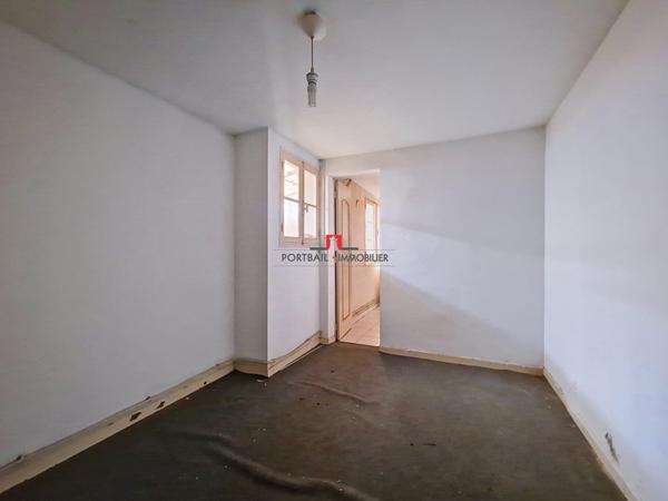 SAINT-SAVIN – MAISON EN PIERRE À RÉNOVER – 3 CHAMBRES – GARAGE