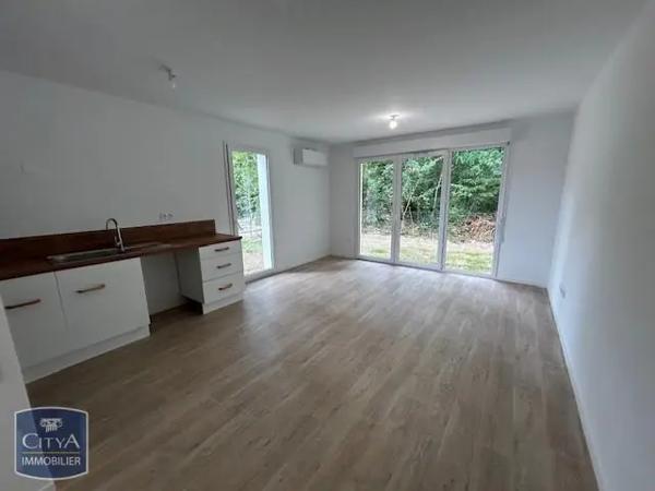 Maison à louer 3 pièces 64.72m² Breuillet (17920)