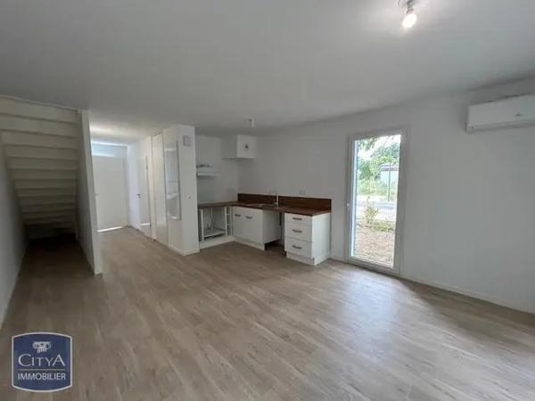 Maison à louer 3 pièces 64.72m² Breuillet (17920)