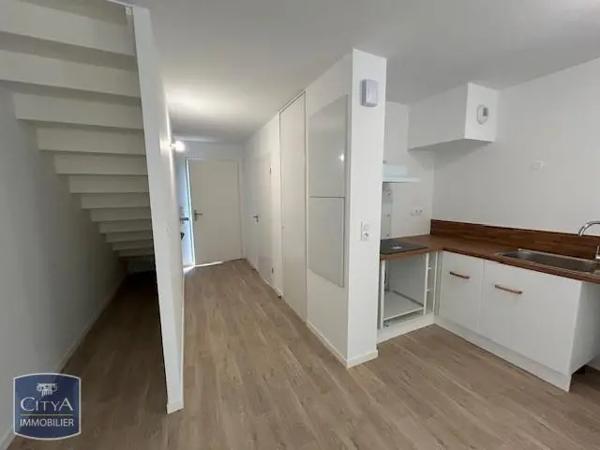 Maison à louer 3 pièces 64.72m² Breuillet (17920)