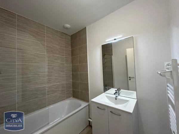 Maison à louer 3 pièces 64.72m² Breuillet (17920)