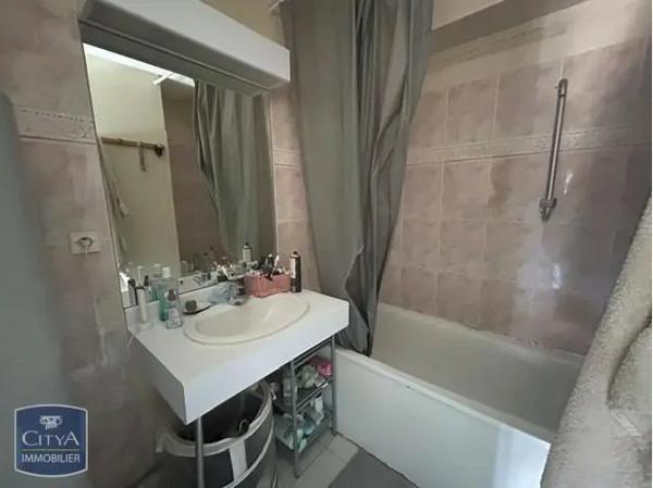 Appartement à louer 1 pièce 31m² Marseille 5e Arrondissement (13005)