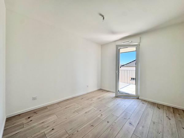 T4 avec 3 chambres - terrasse 24m² + garage + parking souterrain