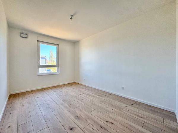 T4 avec 3 chambres - terrasse 24m² + garage + parking souterrain