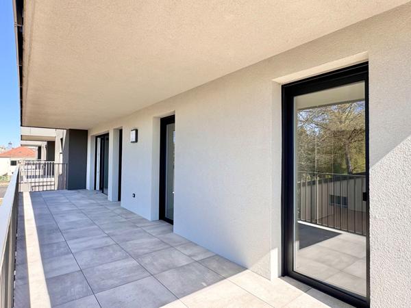 T4 avec 3 chambres - terrasse 24m² + garage + parking souterrain