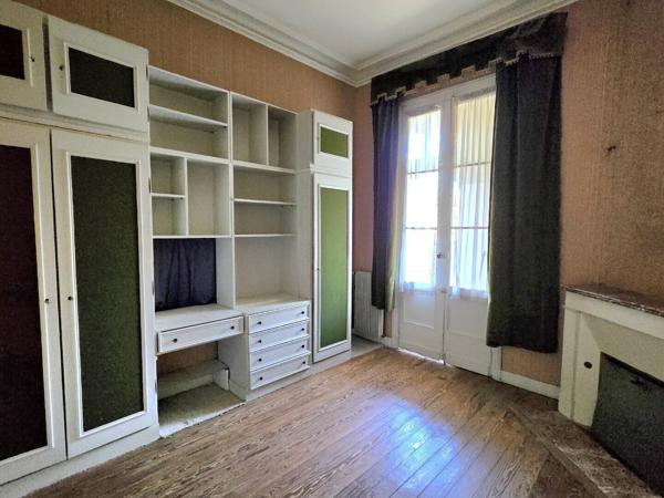 RUE MOUNEYRA FORT POTENTIEL DE VALORISATION – T4 avec balcon et cave