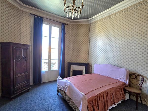 RUE MOUNEYRA FORT POTENTIEL DE VALORISATION – T4 avec balcon et cave