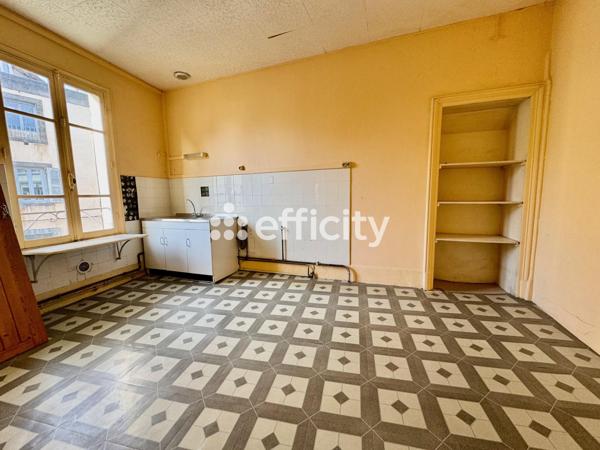 Immeuble 16 pièces - 413 m²