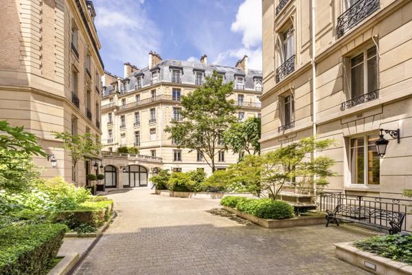 Appartement Paris 8e - CHAMPS-ELYSEES