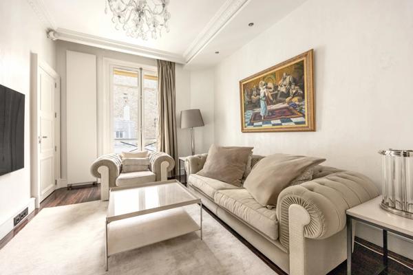 Appartement Paris 8e - CHAMPS-ELYSEES