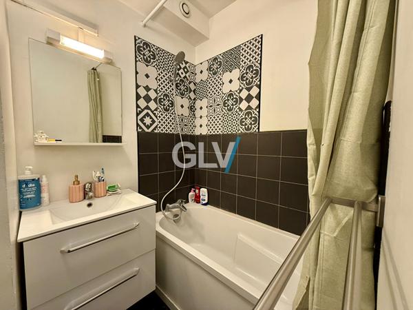 Joli studio secteur VAUBAN LA CATHO , Lille