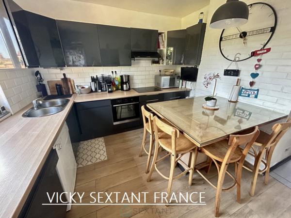 Maison Individuelle 4 chambres avec beaucoup de charme au calme.