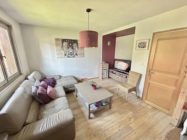 Maison Individuelle 4 chambres avec beaucoup de charme au calme.