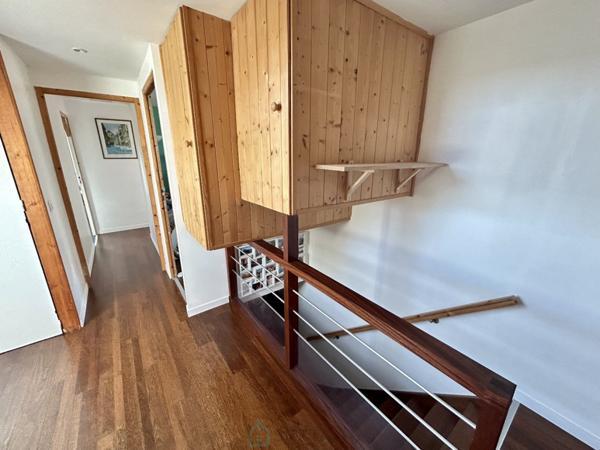 Maison Individuelle 4 chambres avec beaucoup de charme au calme.