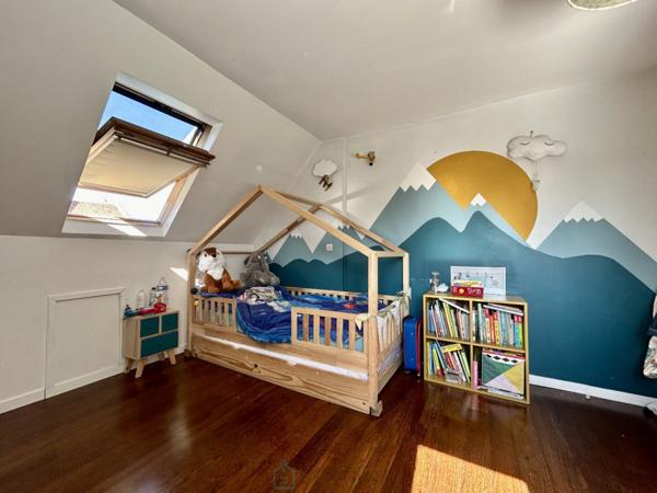 Maison Individuelle 4 chambres avec beaucoup de charme au calme.