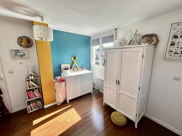 Maison Individuelle 4 chambres avec beaucoup de charme au calme.