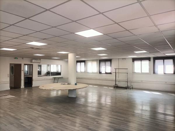 Immobilier Ivry-sur-Seine (94200) – Bureau 191.8m2 – 3 516 €