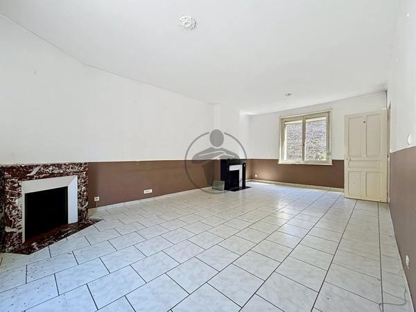 Vente                                                      Maison
                        
                     5 pièces                      105 m2                     à Saint-Quentin