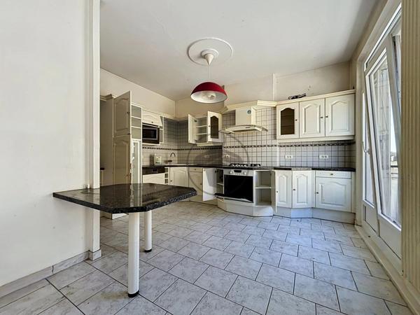 Vente                                                      Maison
                        
                     5 pièces                      105 m2                     à Saint-Quentin