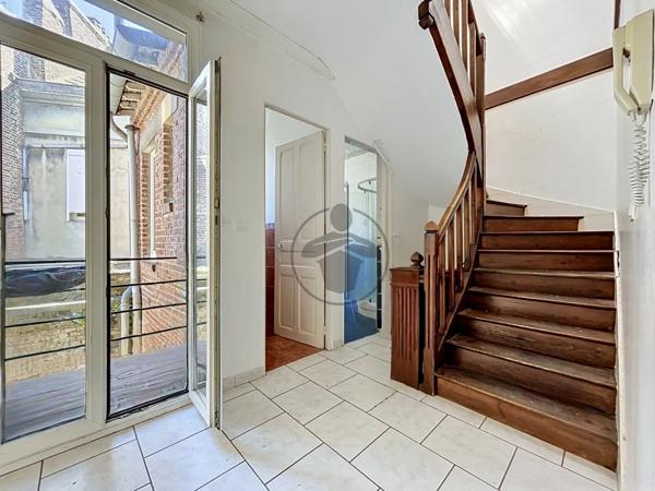 Vente                                                      Maison
                        
                     5 pièces                      105 m2                     à Saint-Quentin
