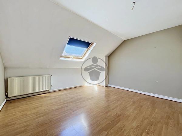 Vente                                                      Maison
                        
                     5 pièces                      105 m2                     à Saint-Quentin