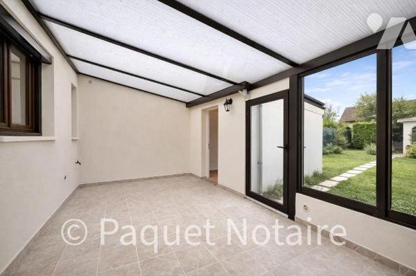 Secteur Vouël, proche D1
Ideal investisseur 
Maison plein pied comprenant entrée, WC, séjour,...