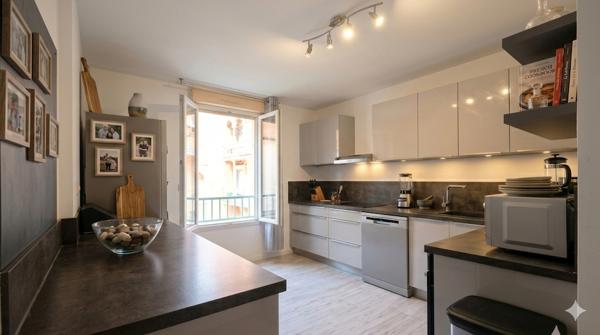 BIGUGLIA Appartement  T4  avec Loggia Résidence Architecture néo-méditerranéenne