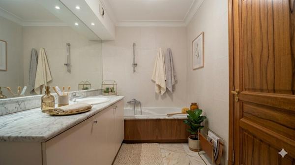 BIGUGLIA Appartement  T4  avec Loggia Résidence Architecture néo-méditerranéenne