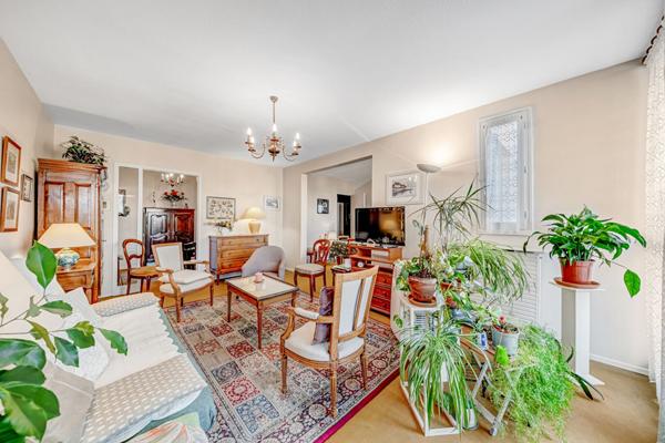 Exclusivité Appartement 2 chambres -balcon-parking et cave proche du centre-ville-Secteur Boucicaut