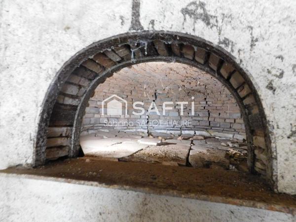 Longère sur parc de 2460m2 avec grange et garage