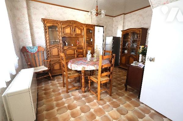 Exclusivité,
Maison semi-individuelle, 2 chambres, terrain.