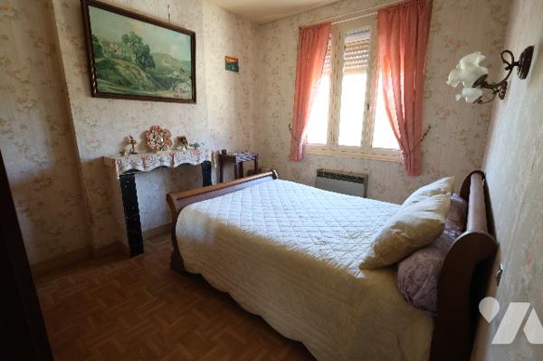 Exclusivité,
Maison semi-individuelle, 2 chambres, terrain.