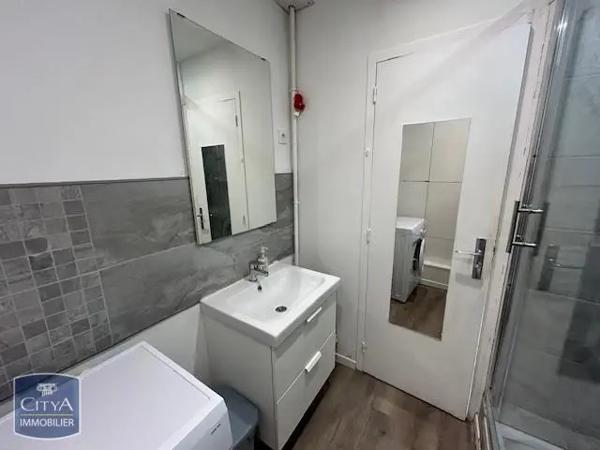 Appartement à louer 1 pièce 24.32m² Aix-en-Provence (13100)