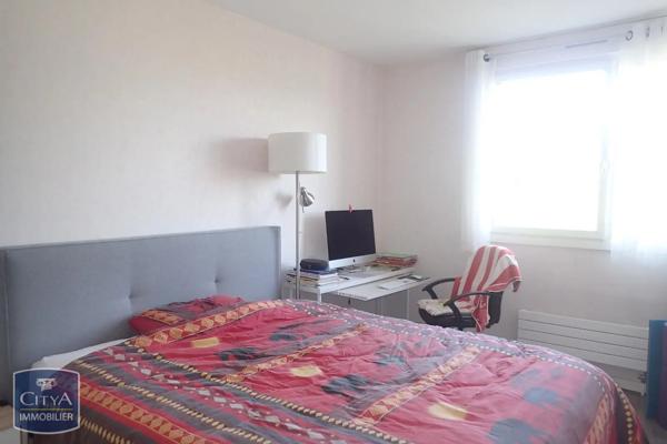 Appartement à louer 3 pièces 75.8m²