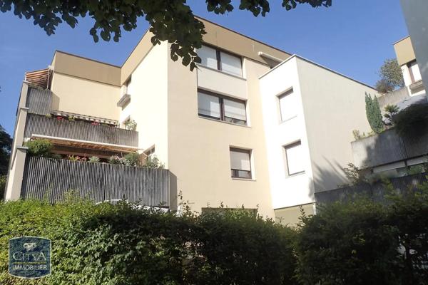 Appartement à louer 3 pièces 75.8m²