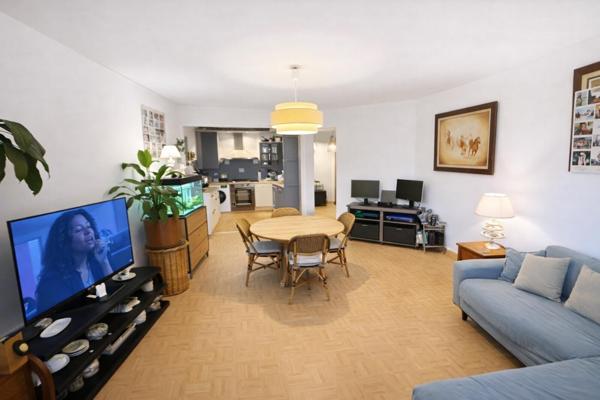 Appartement T3 lumineux avec terrasse et vue mer