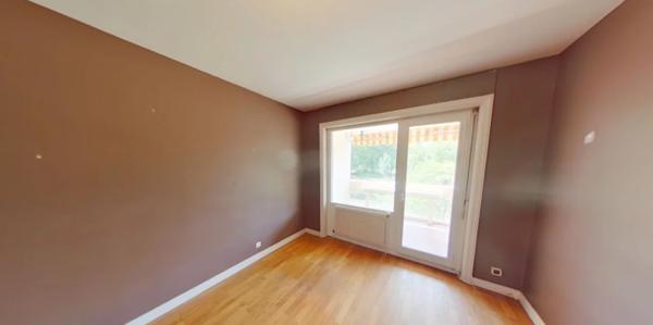 APPARTEMENT T5 A LOUER - ECULLY Valvert 121.49 m 2 2 030 € charges comprises par mois
