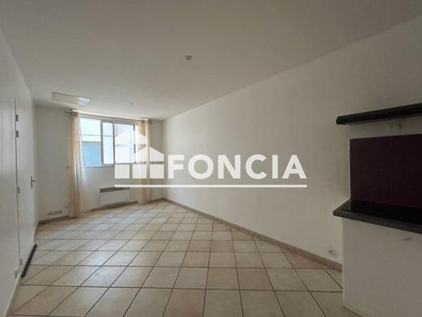 Location Studio 31 m² - 5 RUE D'ALBERT Villeneuve Sur Lot 47300