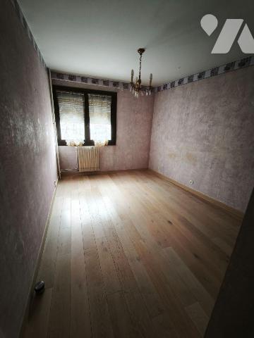 A vendre à LIMOGES (87) très bel ppartement T3 de 82 m2 avec balcon, situé à 5 minutes de la Pl...