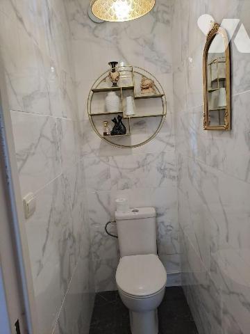 A vendre à LIMOGES (87) très bel ppartement T3 de 82 m2 avec balcon, situé à 5 minutes de la Pl...